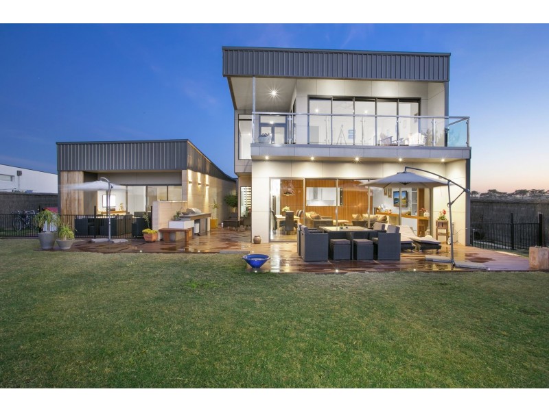 18 Plantation Drive, Connewarre VIC 3227