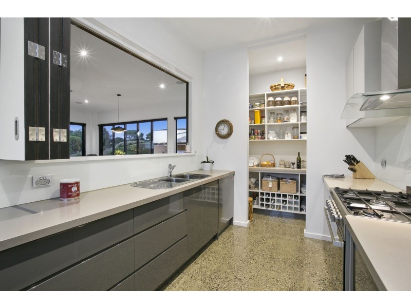 18 Plantation Drive, Connewarre VIC 3227