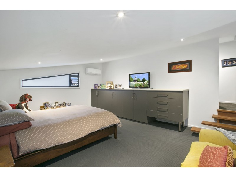 18 Plantation Drive, Connewarre VIC 3227