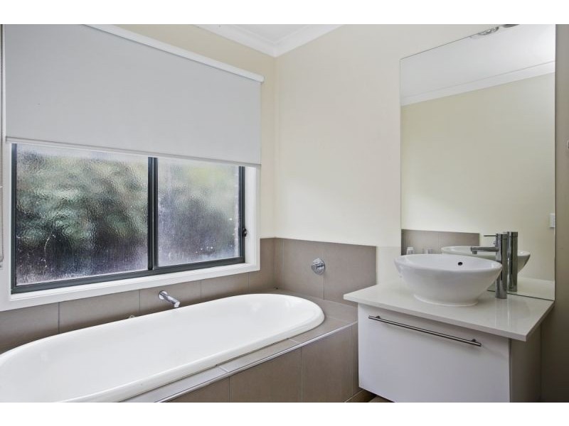 33 Madeley St, Ocean Grove VIC 3226