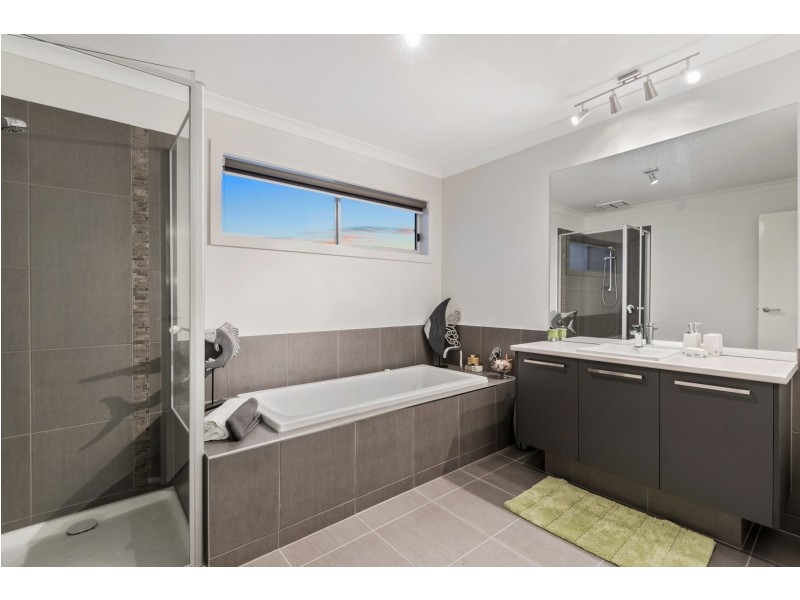 1 Calimo Place, Indented Head VIC 3223