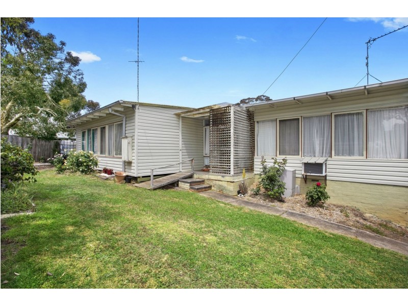 8 Madeley Street, Ocean Grove VIC 3226