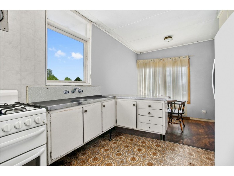 8 Madeley Street, Ocean Grove VIC 3226