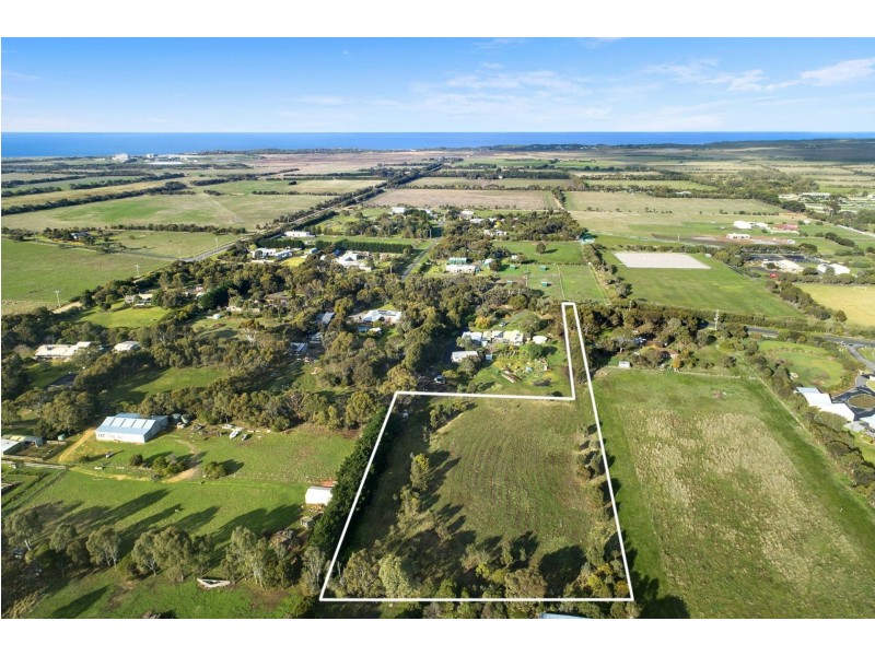 135 Bluestone School Road, Connewarre VIC 3227