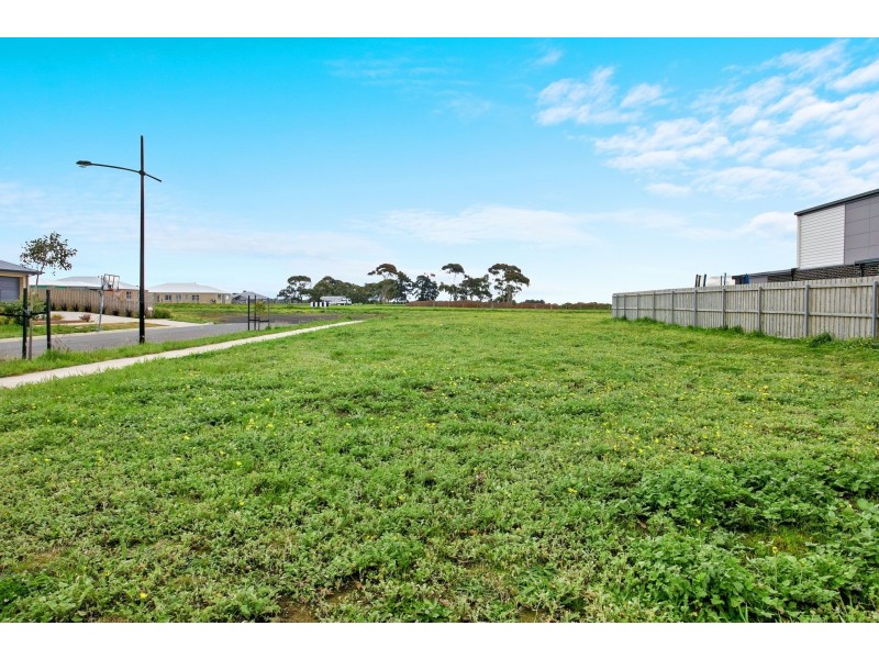 17 Alcandre St, Ocean Grove VIC 3226