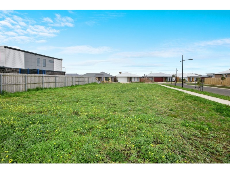 17 Alcandre St, Ocean Grove VIC 3226