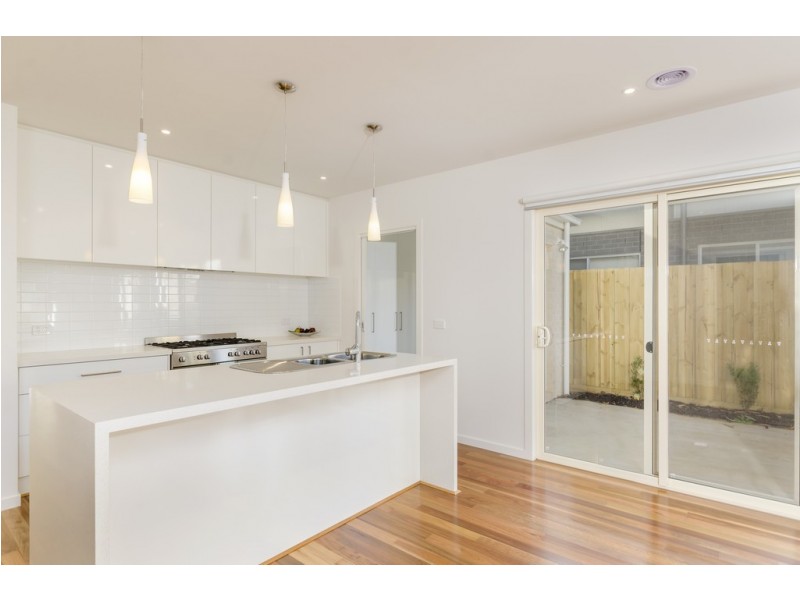 2/37 Presidents Avenue, Ocean Grove VIC 3226