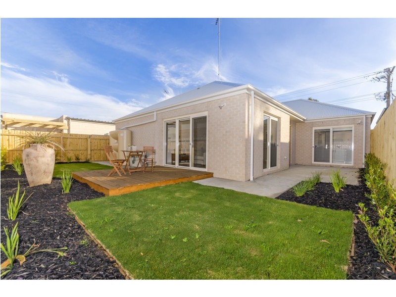 2/37 Presidents Avenue, Ocean Grove VIC 3226