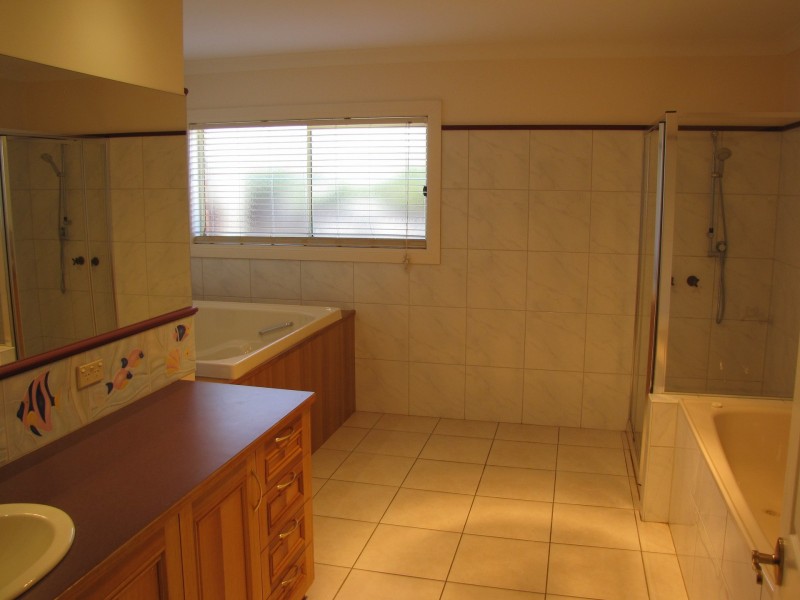 18 Canowindra Way, Leopold VIC 3224