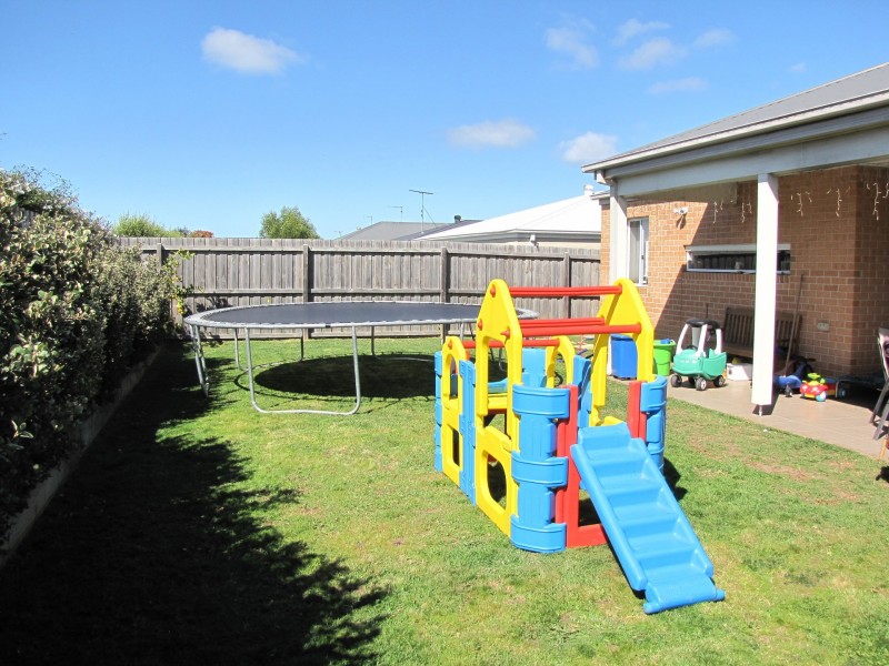 16 Merlan Street, Ocean Grove VIC 3226