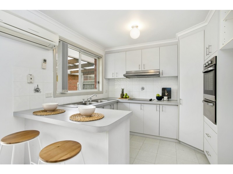 10 Pine Grove, Leopold VIC 3224