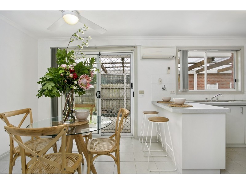 10 Pine Grove, Leopold VIC 3224