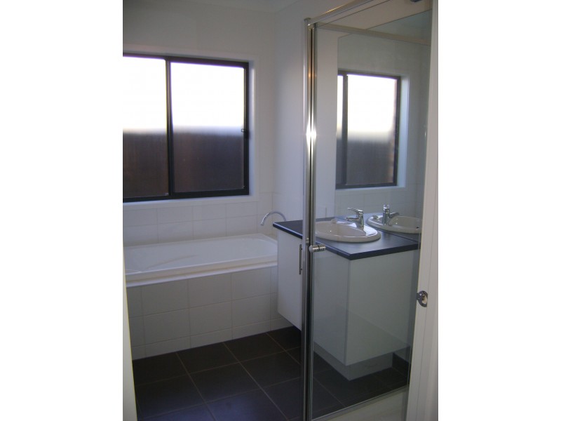 24 Curzon Drive, Ocean Grove VIC 3226