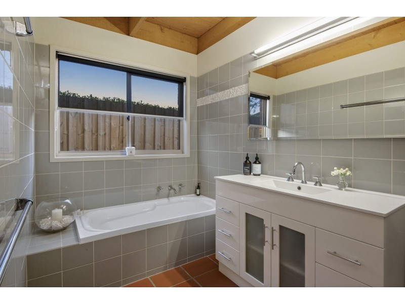 18 Trident Court, Ocean Grove VIC 3226