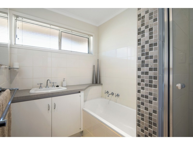 24 Von Nida Cres, Barwon Heads VIC 3227