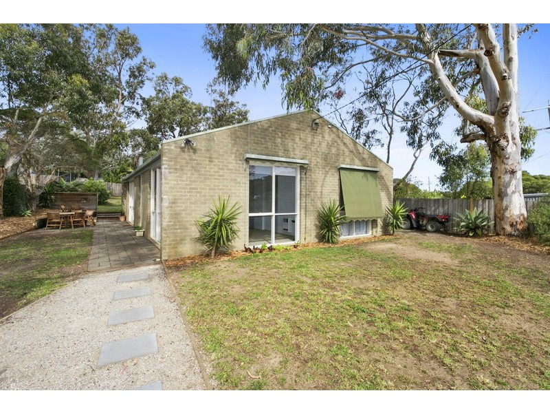 136 Wallington Rd, Ocean Grove VIC 3226