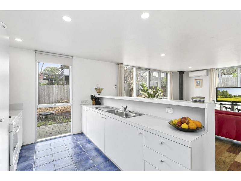 136 Wallington Rd, Ocean Grove VIC 3226