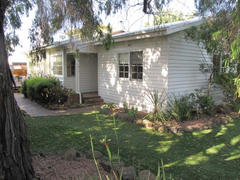 24 Bridge Road, Barwon Heads VIC 3227