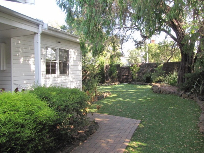 24 Bridge Road, Barwon Heads VIC 3227
