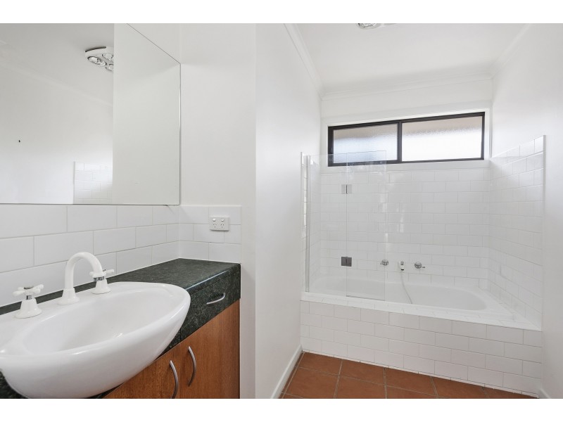 15 Heath Close, Ocean Grove VIC 3226