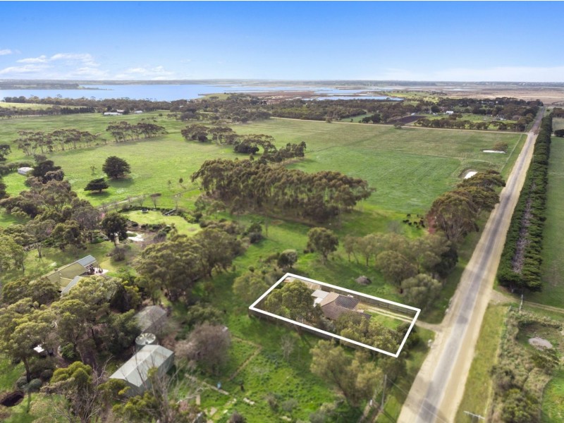 667-669 Lake Road, Connewarre VIC 3227