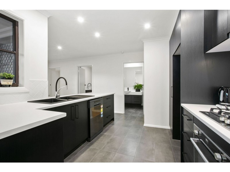 15B Heath Close, Ocean Grove VIC 3226