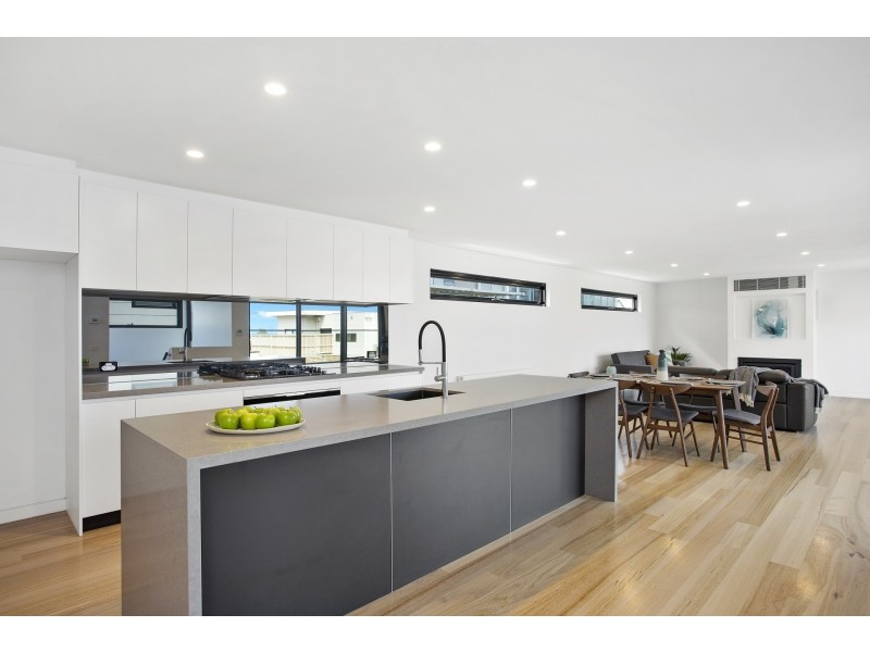 2/89 Dare Street, Ocean Grove VIC 3226