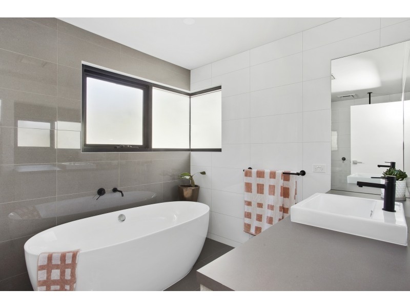 2/89 Dare Street, Ocean Grove VIC 3226