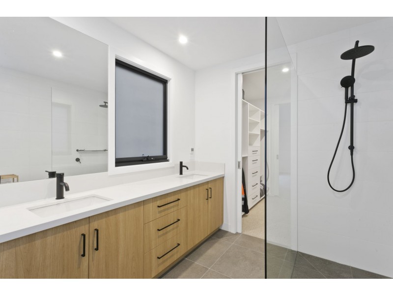 32b Wattlebird Crescent, Barwon Heads VIC 3227