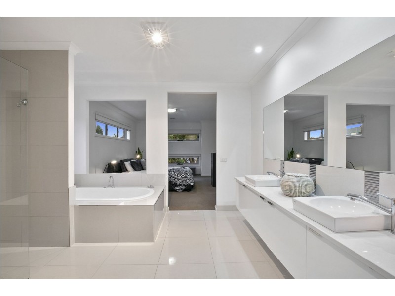 12 Mowbray Drive, Ocean Grove VIC 3226