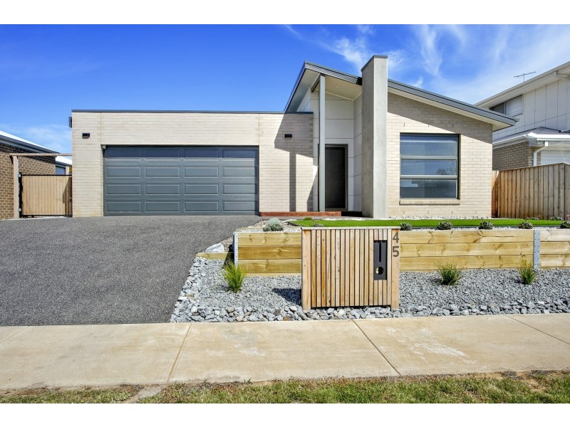 45 Heathwood Way, Ocean Grove VIC 3226