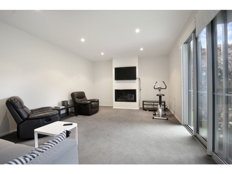 2/27 Richmond Crescent, Geelong VIC 3220