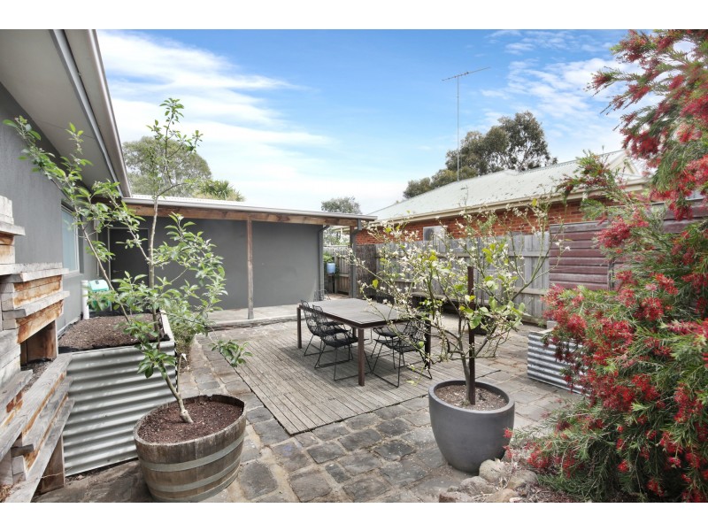 2 White Street, Belmont VIC 3216