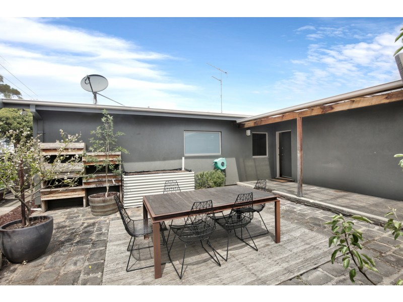 2 White Street, Belmont VIC 3216