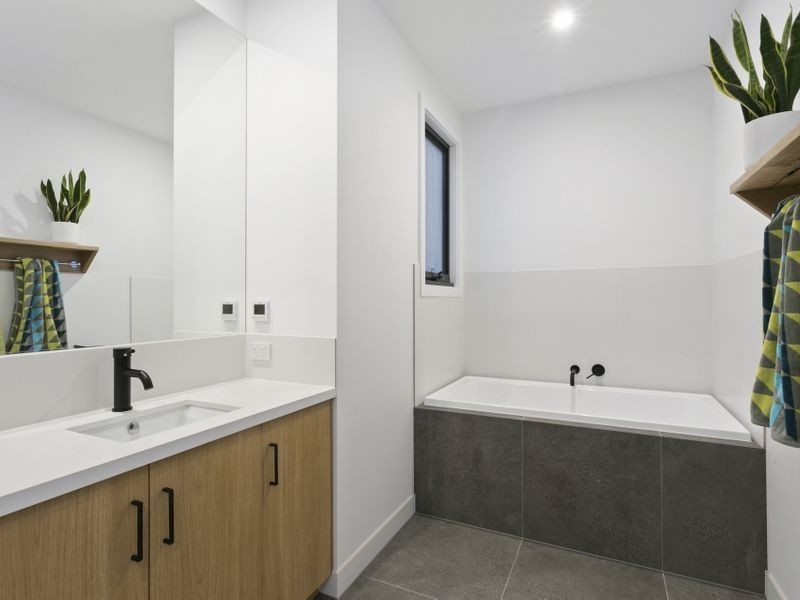 32b Wattlebird Crescent, Barwon Heads VIC 3227