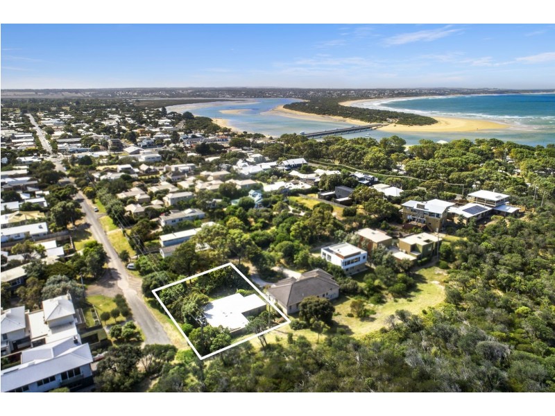 2 Hitchcock Avenue, Barwon Heads VIC 3227