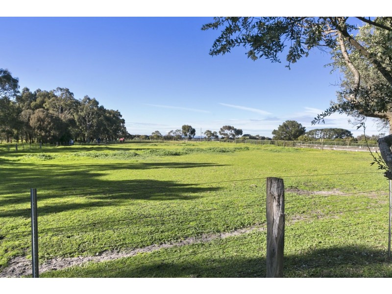 15 Basin Road, Drysdale VIC 3222