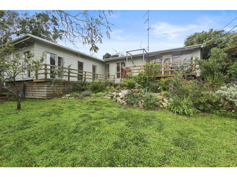 9 Mallaluka Avenue, Ocean Grove VIC 3226