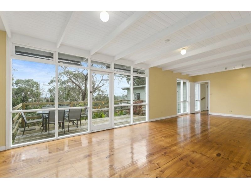 9 Mallaluka Avenue, Ocean Grove VIC 3226