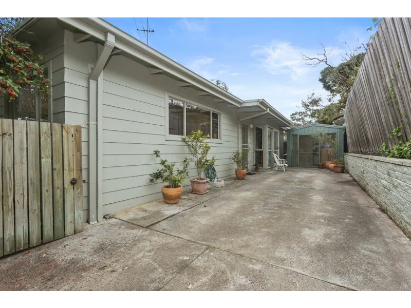 9 Mallaluka Avenue, Ocean Grove VIC 3226