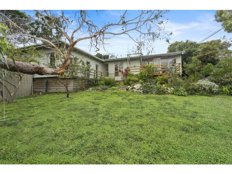 9 Mallaluka Avenue, Ocean Grove VIC 3226