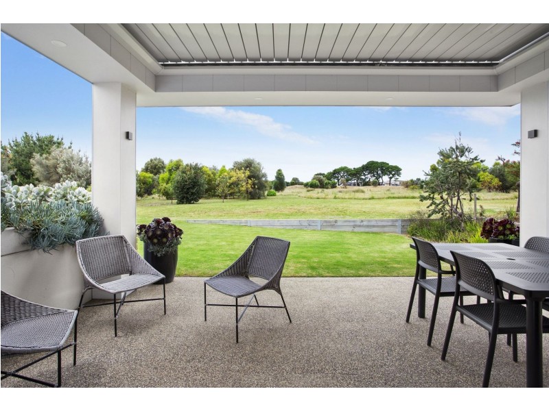 4/3 Plantation Drive, Connewarre VIC 3227