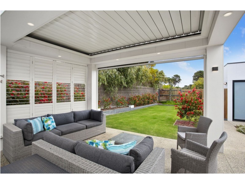 4/3 Plantation Drive, Connewarre VIC 3227