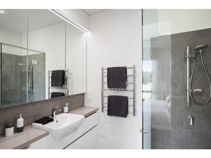 4/3 Plantation Drive, Connewarre VIC 3227