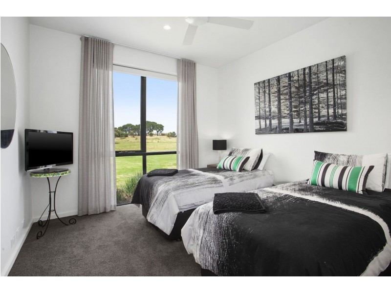 4/3 Plantation Drive, Connewarre VIC 3227