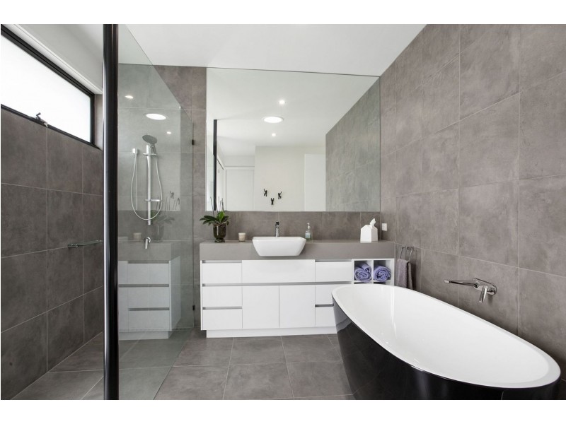 4/3 Plantation Drive, Connewarre VIC 3227