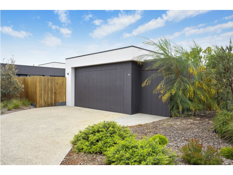 4/3 Plantation Drive, Connewarre VIC 3227