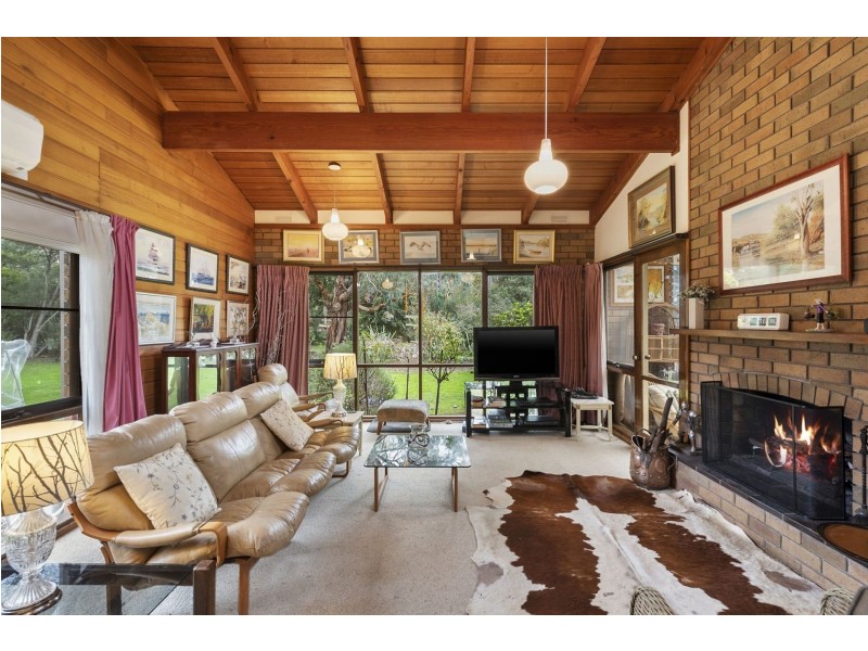 8 Woodlands Drive, Ocean Grove VIC 3226