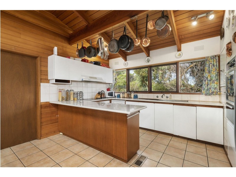 8 Woodlands Drive, Ocean Grove VIC 3226