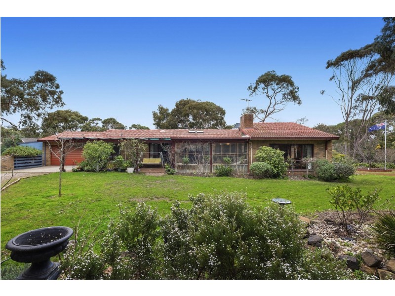 8 Woodlands Drive, Ocean Grove VIC 3226